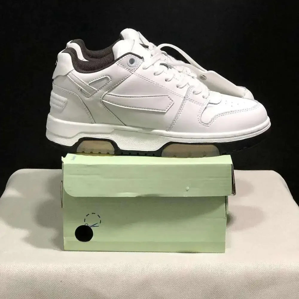woman men Designer Sneakers 
 Top Suede Leather